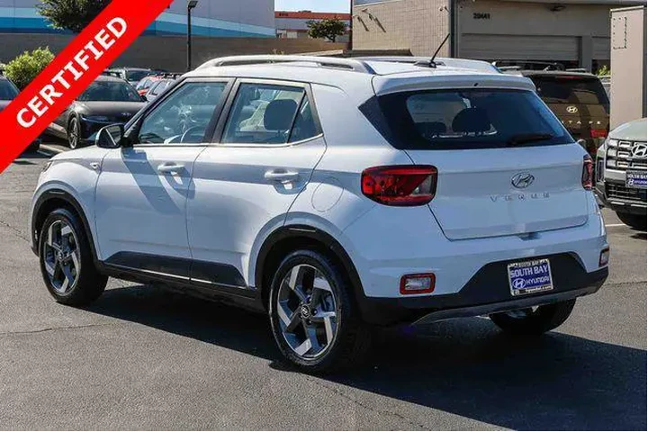 $16798 : Hyundai VENUE 2023 SEL 4dr C image 4