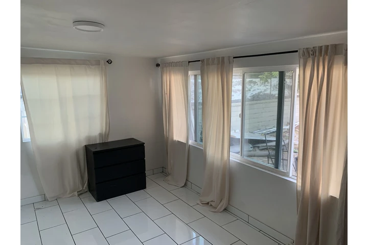 $875 : Room for Rent Cuarto En Renta! image 5