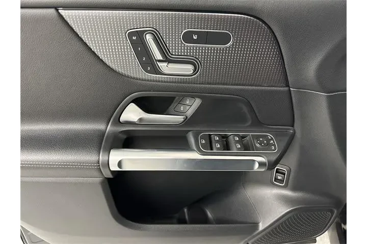 $25900 : Mercedes-Benz GLB 2023 AWD G image 5