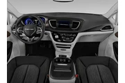 $17898 : Chrysler Pacifica 2020 Touri thumbnail