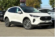 $39550 : Ford Escape Plug-In Hybrid 2 thumbnail