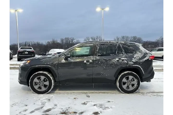 $32335 : Toyota RAV4 2025 AWD XLE 4dr image 8