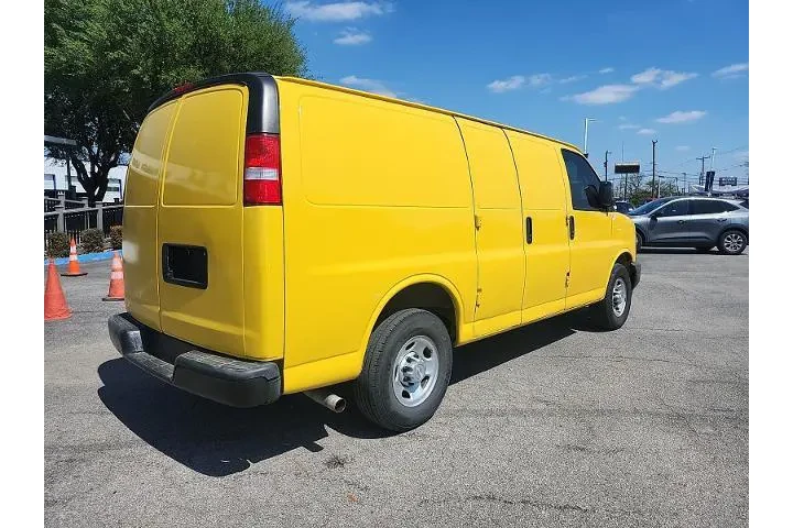 $16996 : Chevrolet Express 2021 2500 image 3