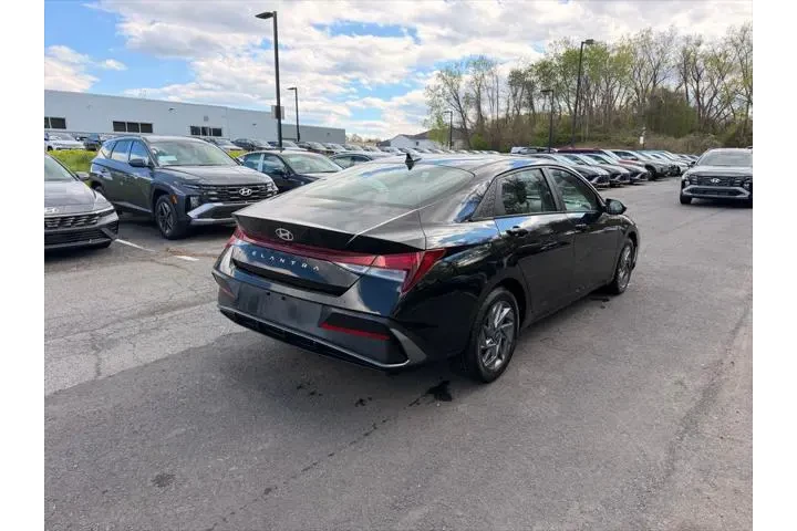 $18500 : Hyundai ELANTRA 2024 SEL 4dr image 3