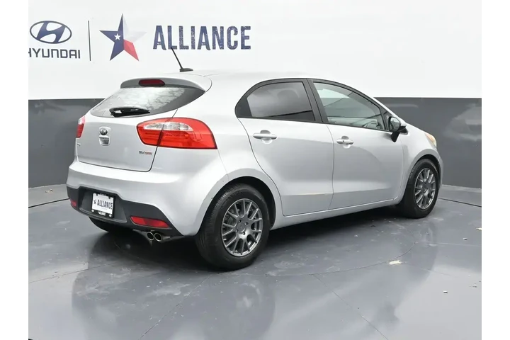 $9925 : Kia Rio 5-Door 2015 SX 4dr W image 8