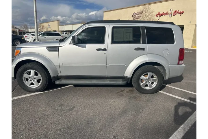 2008 Nitro SXT image 5