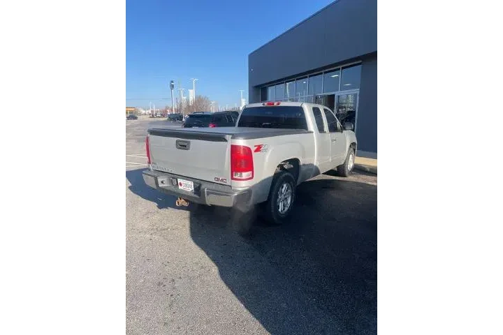 $13995 : GMC Sierra 1500 2011 4x4 SLE image 5