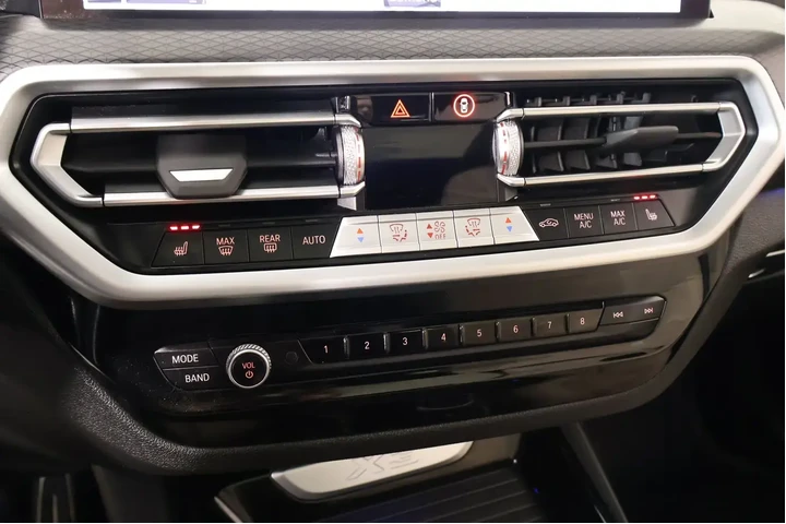 $27489 : BMW X3 2022 AWD xDrive30i 4d image 8