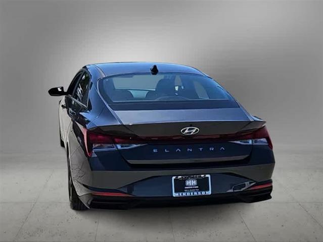 $19988 : Pre-Owned 2021 Hyundai Elantr image 7