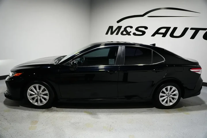 $13821 : 2019 Camry image 2