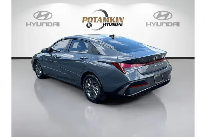 $18422 : Hyundai ELANTRA 2024 SEL 4dr image 7