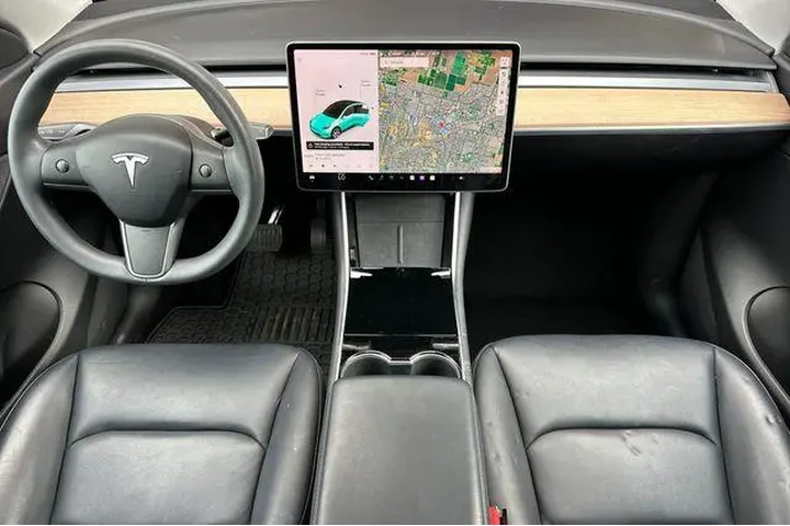 $28080 : Tesla Model Y 2020 AWD Long image 5