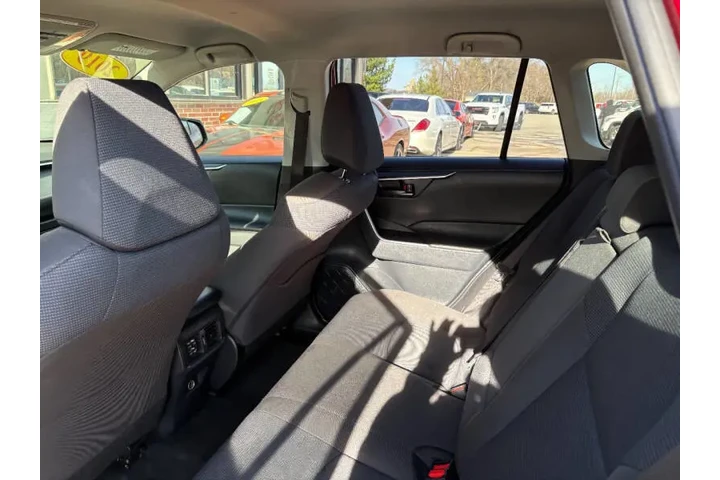 $22950 : 2019 RAV4 Hybrid LE image 7