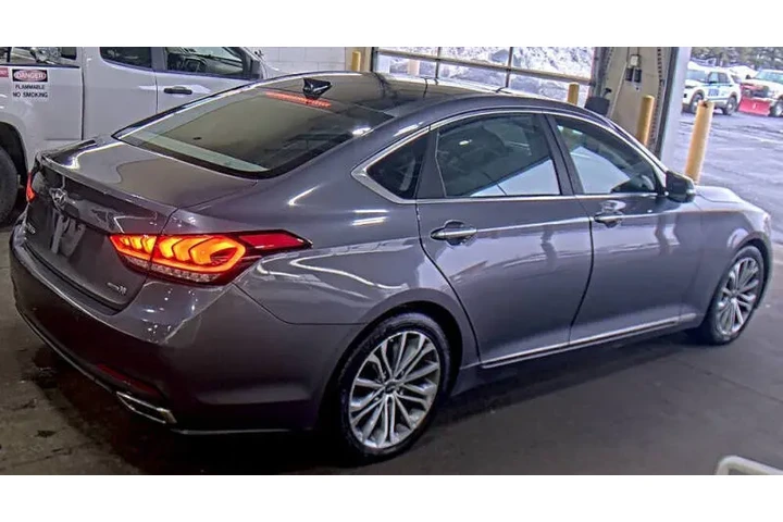 $11995 : 2015 Genesis 3.8L image 5