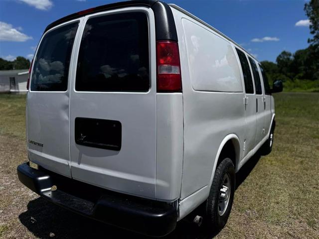 $19990 : 2018 CHEVROLET EXPRESS 2500 image 9