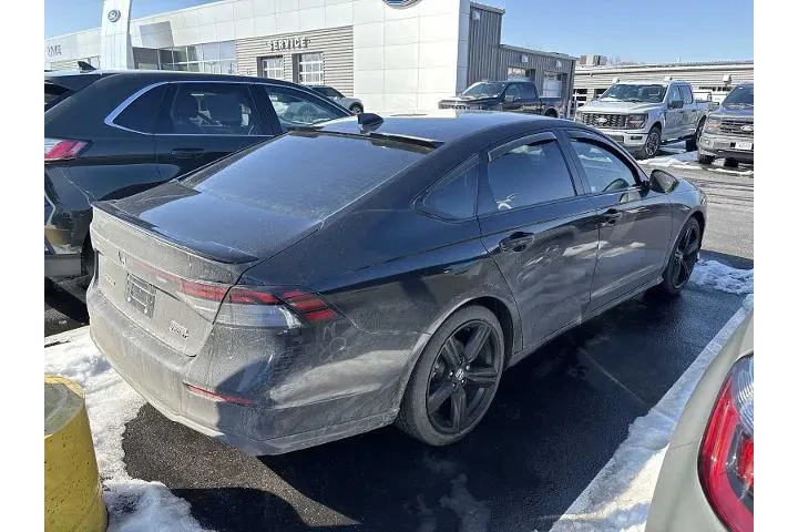 $36990 : Honda Accord Hybrid 2024 Spo image 3