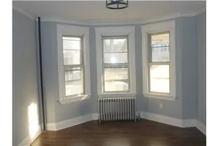 $2300 : Rental property with 2 bedro image 2