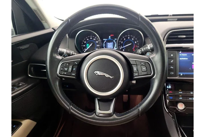 $14998 : Jaguar XE 2017 25t Premium 4 image 10