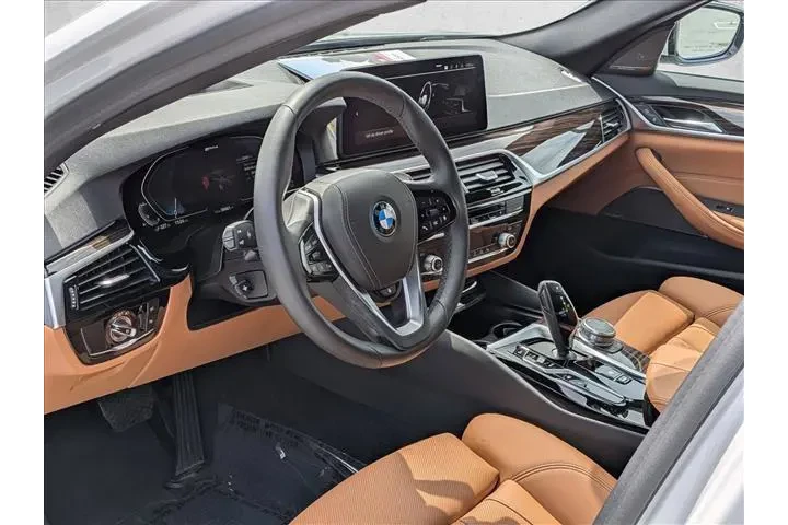 $32084 : BMW 5 Series 2023 530e 4dr S image 10