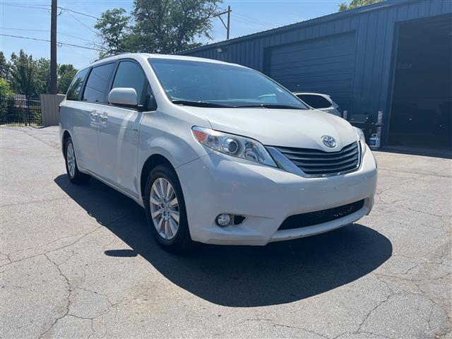 $23988 : 2017 Sienna XLE Premium 7-Pas image 10