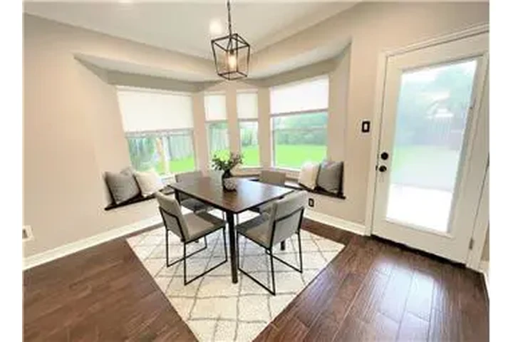 $3000 : Rental property with 4 bedro image 6