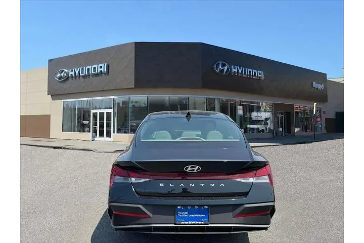 $17988 : Hyundai ELANTRA 2024 SE 4dr image 5