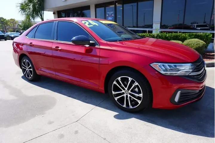 $19988 : Volkswagen Jetta 2024 Sport image 1