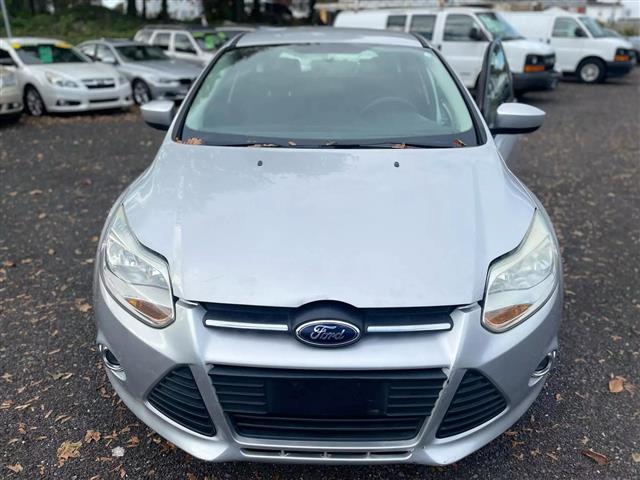 $8900 : 2012 FORD FOCUS2012 FORD FOCUS image 4