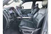 $28500 : Ram 1500 2019 4x2 Laramie 4d thumbnail