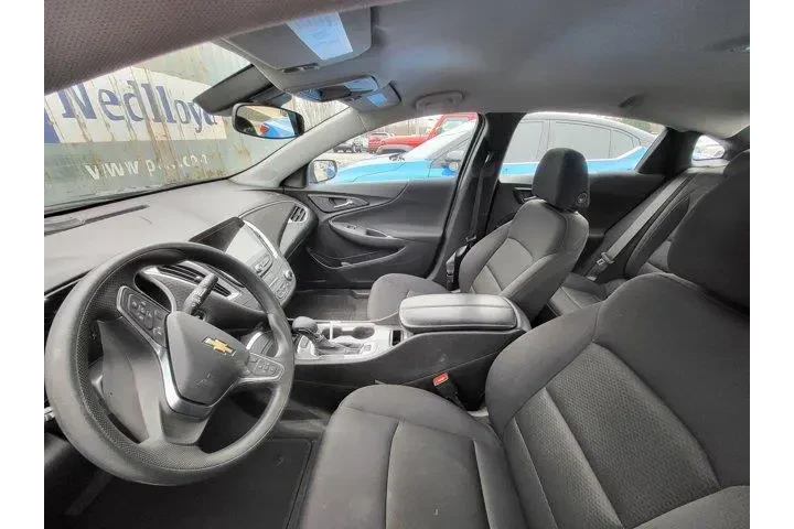 $19302 : Chevrolet Malibu 2024 LT 4dr image 10
