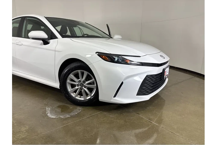 $26783 : Gold Certified2025 Camry Hybr image 7