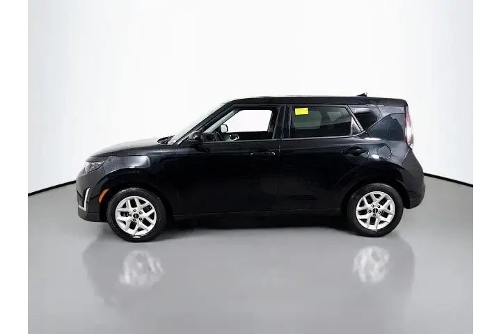 $13984 : Kia Soul 2023 S 4dr Crossove image 4