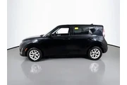 $13984 : Kia Soul 2023 S 4dr Crossove thumbnail