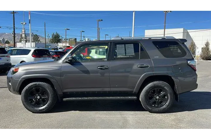 $25484 : Toyota 4Runner 2016 4x2 SR5 image 8