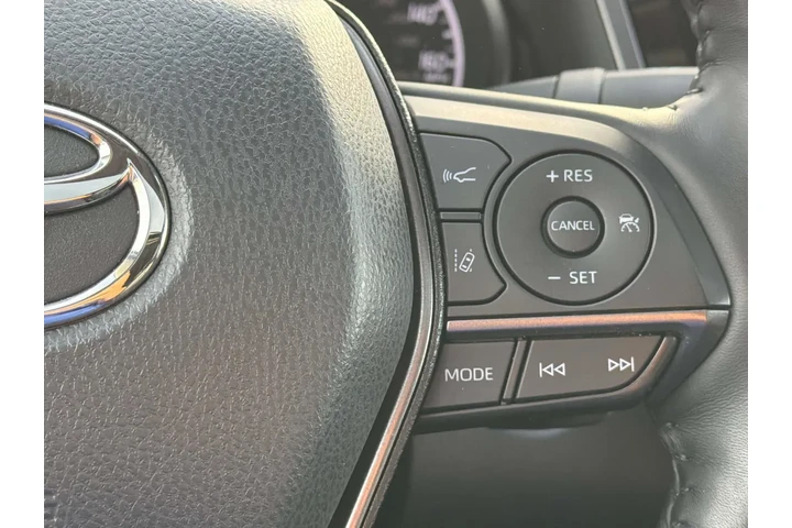 $29532 : Toyota Camry Hybrid 2023 XSE image 10