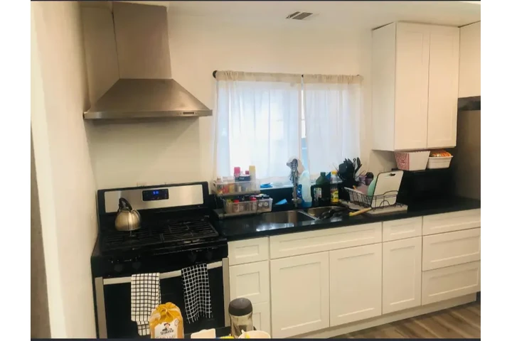 $1550 : READY☎️Duane Way, South Gate🏠 image 5