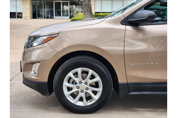$13300 : Chevrolet Equinox 2018 LS 4d image 9
