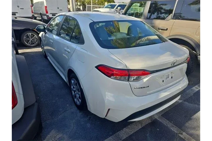 $12990 : Toyota Corolla 2020 LE 4dr S image 4