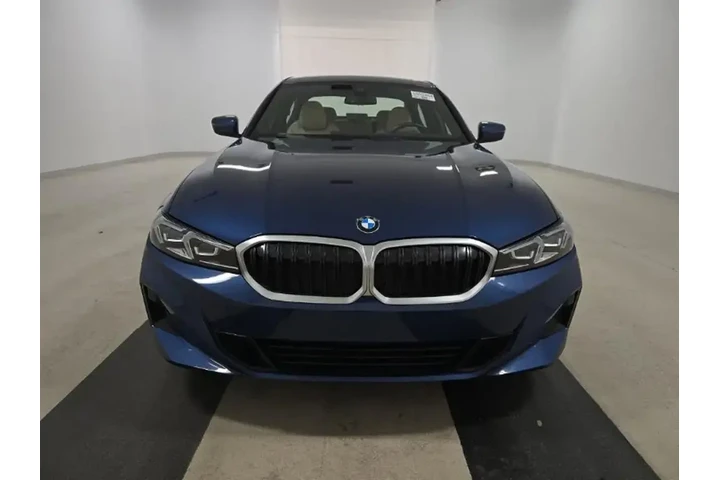 $31490 : BMW 3 Series 2023 330i 4dr S image 2