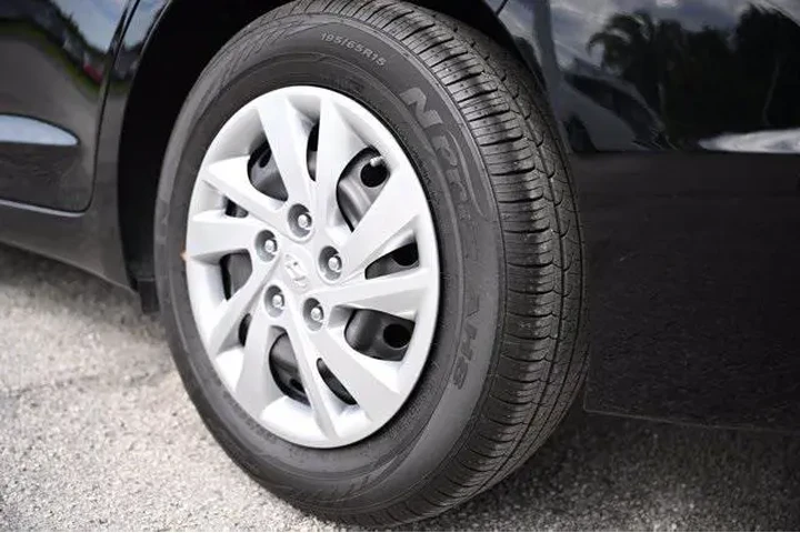 $11164 : Hyundai ELANTRA 2019 SE 4dr image 5