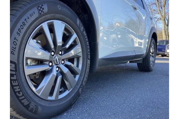 $27495 : Nissan Pathfinder 2022 AWD S image 10