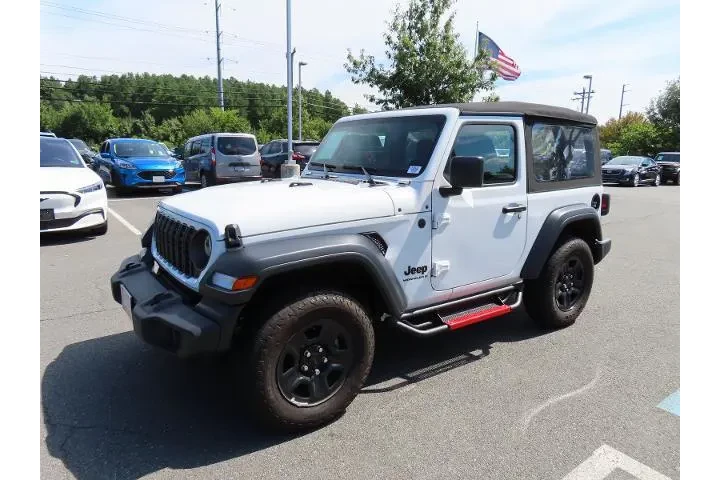 $28000 : Jeep Wrangler 2024 4x4 Sport image 3