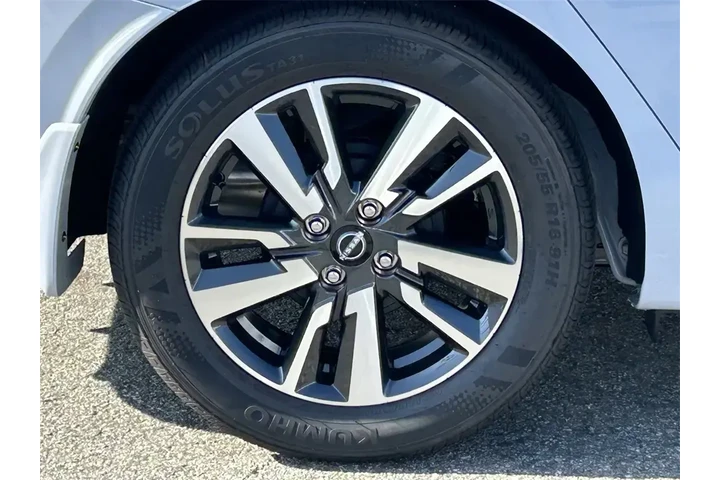 $21995 : Nissan Versa 2025 SV 4dr Sed image 7