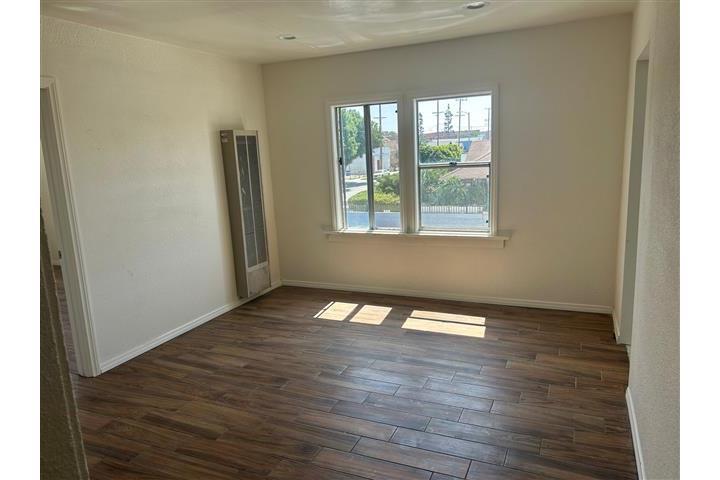 $2600 : RENTO APARTAMENTO image 3