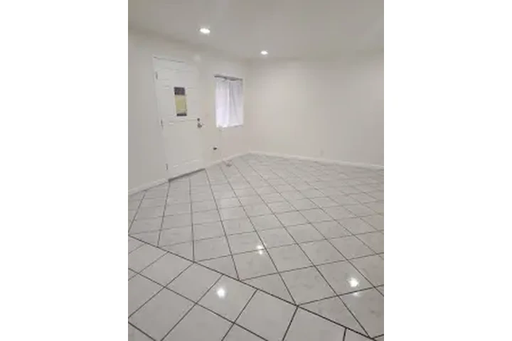 HUNTINGTON PARK RENTO CASA image 8