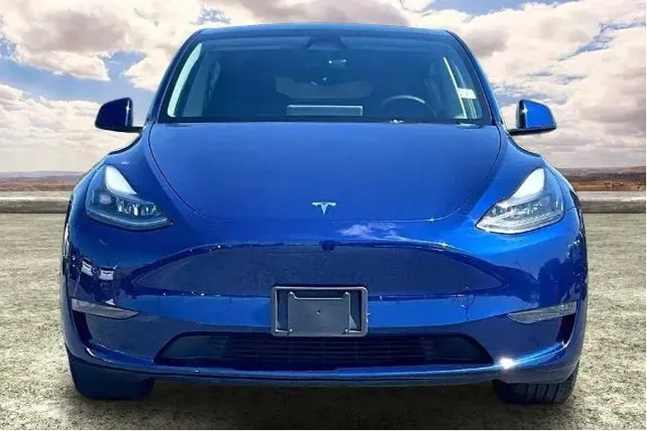 $32991 : Tesla Model Y 2023 AWD 4dr C image 2