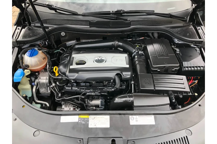 $9990 : 2016 CC 2.0T Sport image 1