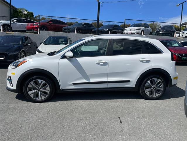 $23500 : Used 2021 Niro EV EX Premium image 9