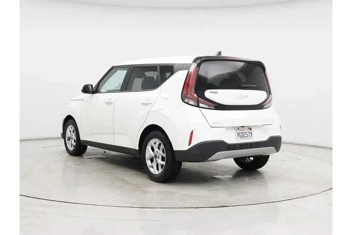 $16998 : Kia Soul 2023 S 4dr Crossove image 2