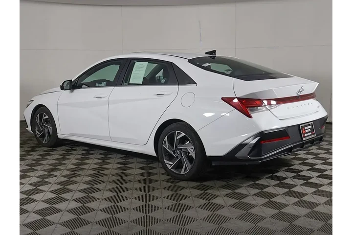 $18693 : Hyundai ELANTRA 2024 Limited image 9